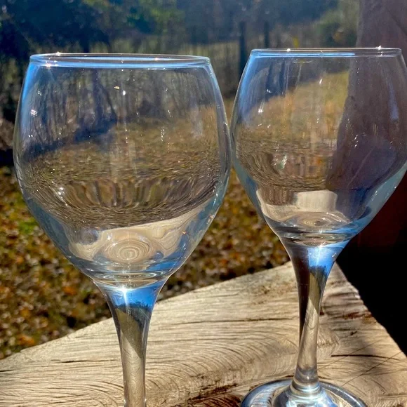 Vtg Clear Wine Glass Set - Picture 3 of 4